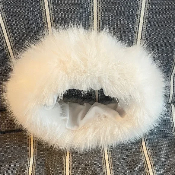 White Faux hat - Picture 4 of 5